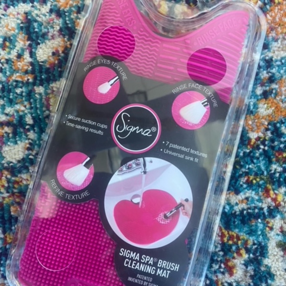SIGMA SPA MAKEUP BRUSH CLEANING MAT - BRAND NEW PINK